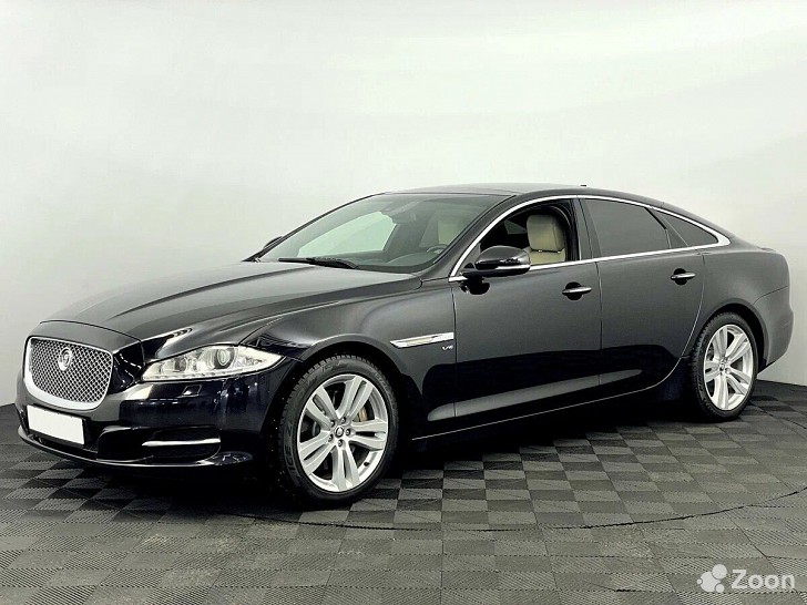 Jaguar XJ 3000 см³ 4х4 2013  - изображение 1