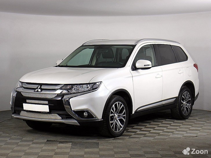 Mitsubishi Outlander 2000 см³ 4х4 2017 Москва - изображение 1