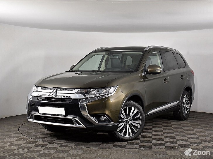 Mitsubishi Outlander 2000 см³ 4х4 2018 Москва - изображение 1