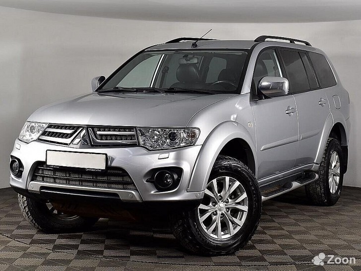 Mitsubishi Pajero Sport 2500 см³ 4х4 2014 Москва - изображение 1