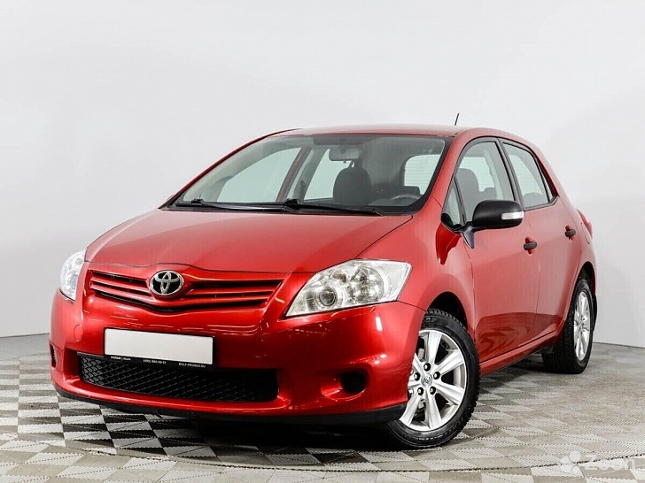 Toyota Auris 1600 см³ передний 2011  - изображение 1