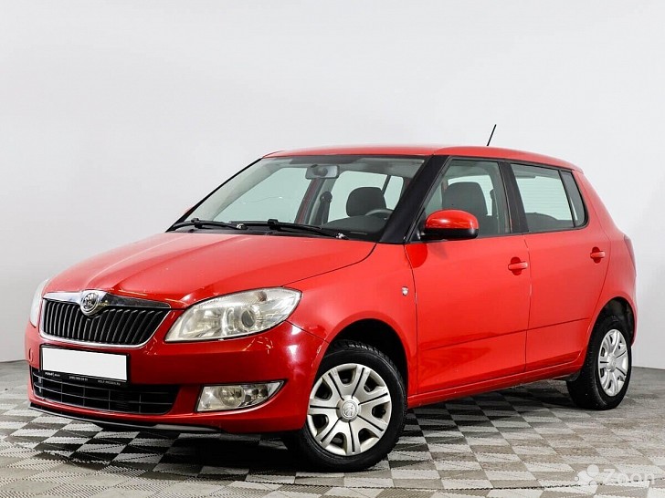 Skoda Fabia 1400 см³ передний 2013 Москва - изображение 1